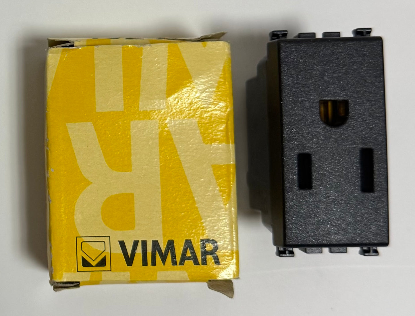 Nema Socket - Single Module/Switch 127V